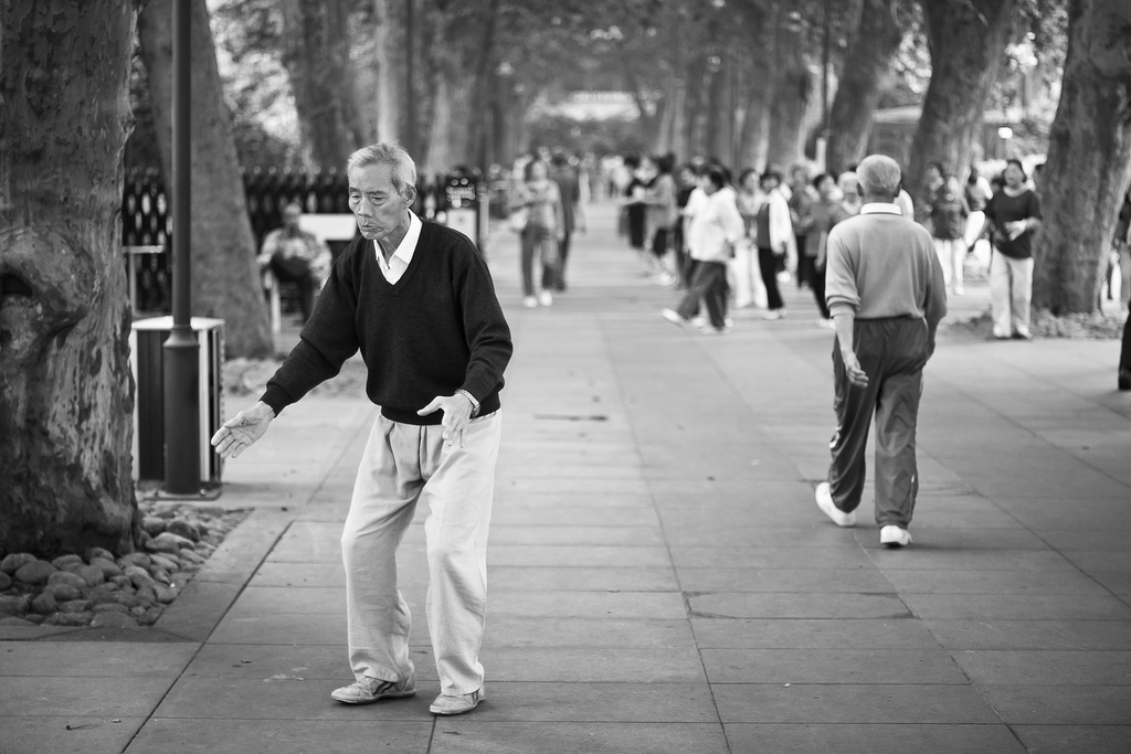 Grandpa do the Tai Chi 